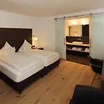 Golfhotel Gut Neuenhof 4*