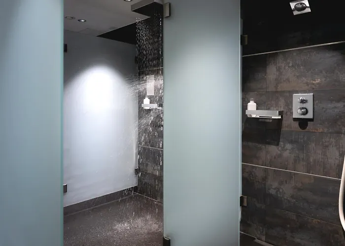 纽恩霍夫高尔夫酒店 酒店 弗伦登贝格